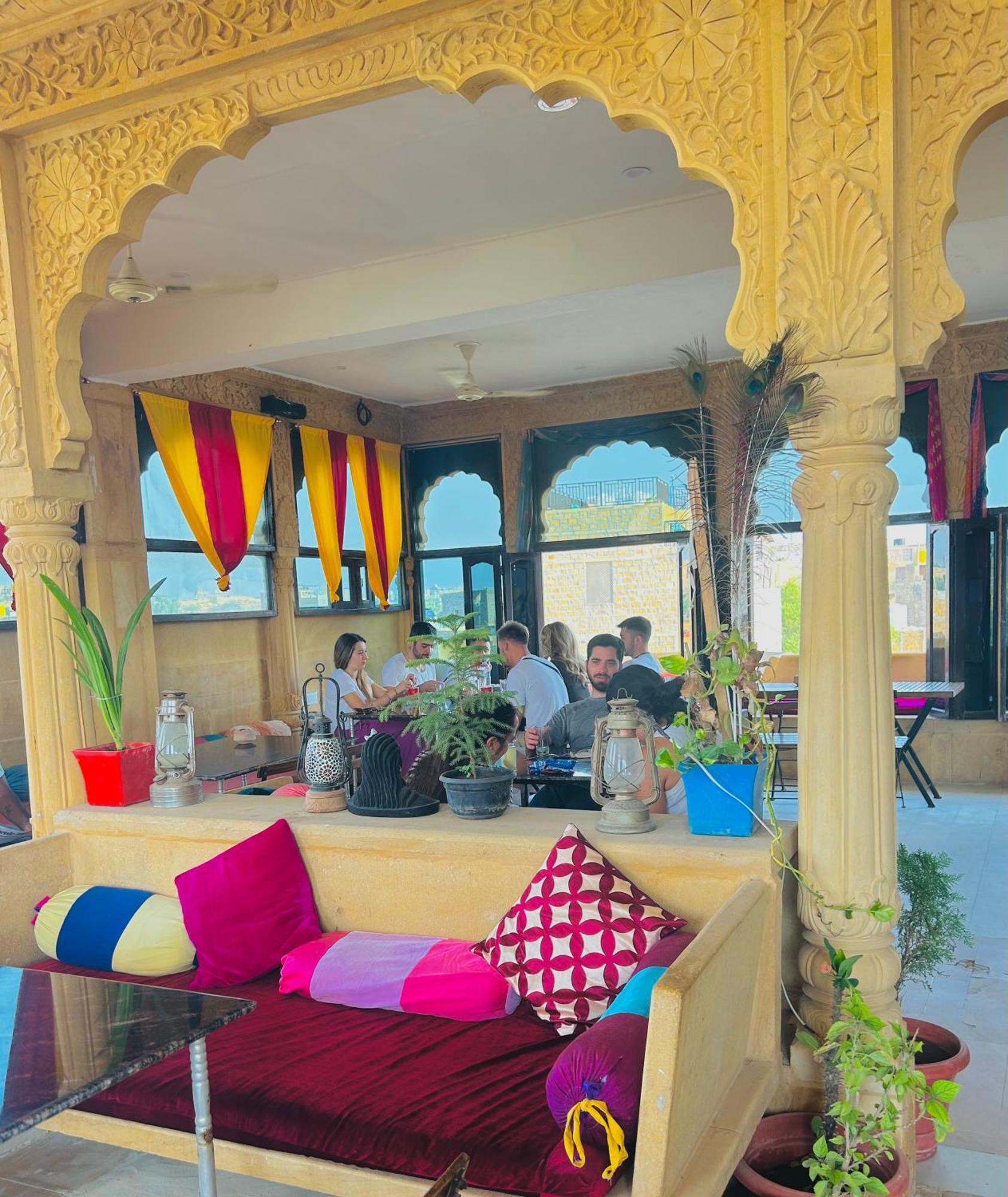 Hotel Pol Haveli Jaisalmer Exteriör bild