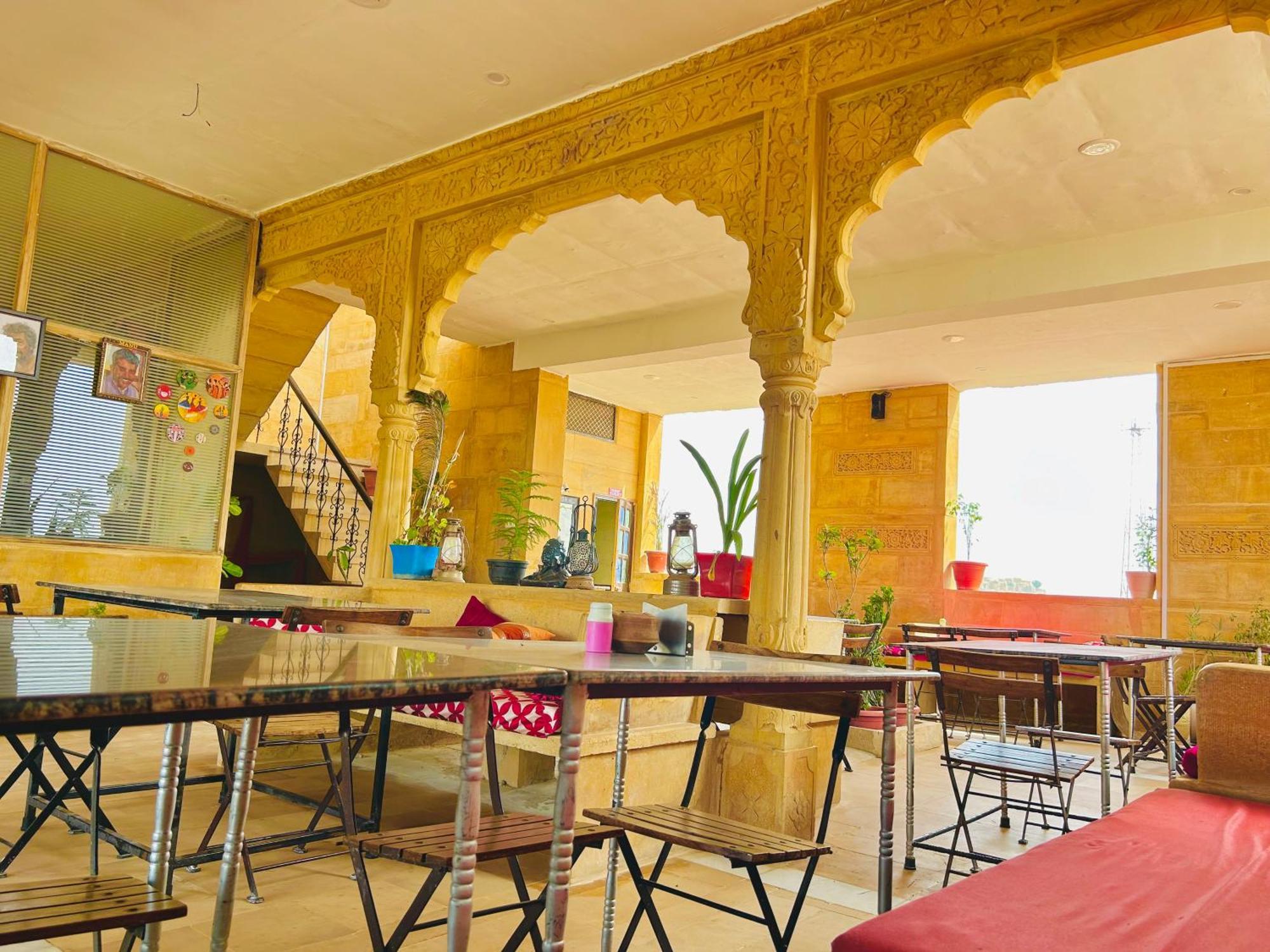 Hotel Pol Haveli Jaisalmer Exteriör bild