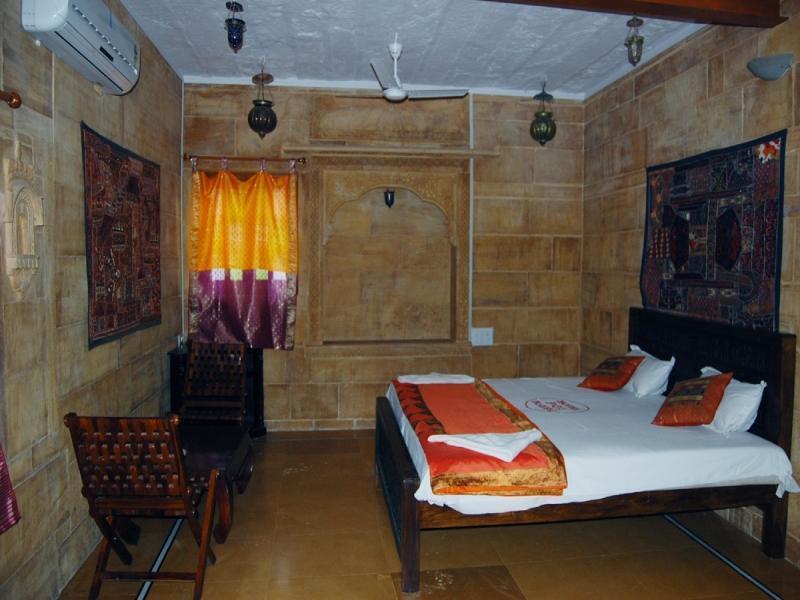 Hotel Pol Haveli Jaisalmer Exteriör bild